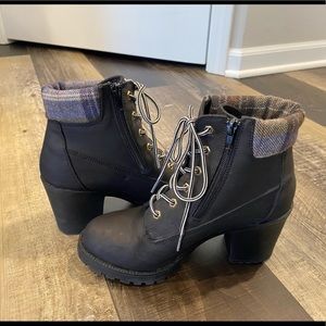 Heeled boots